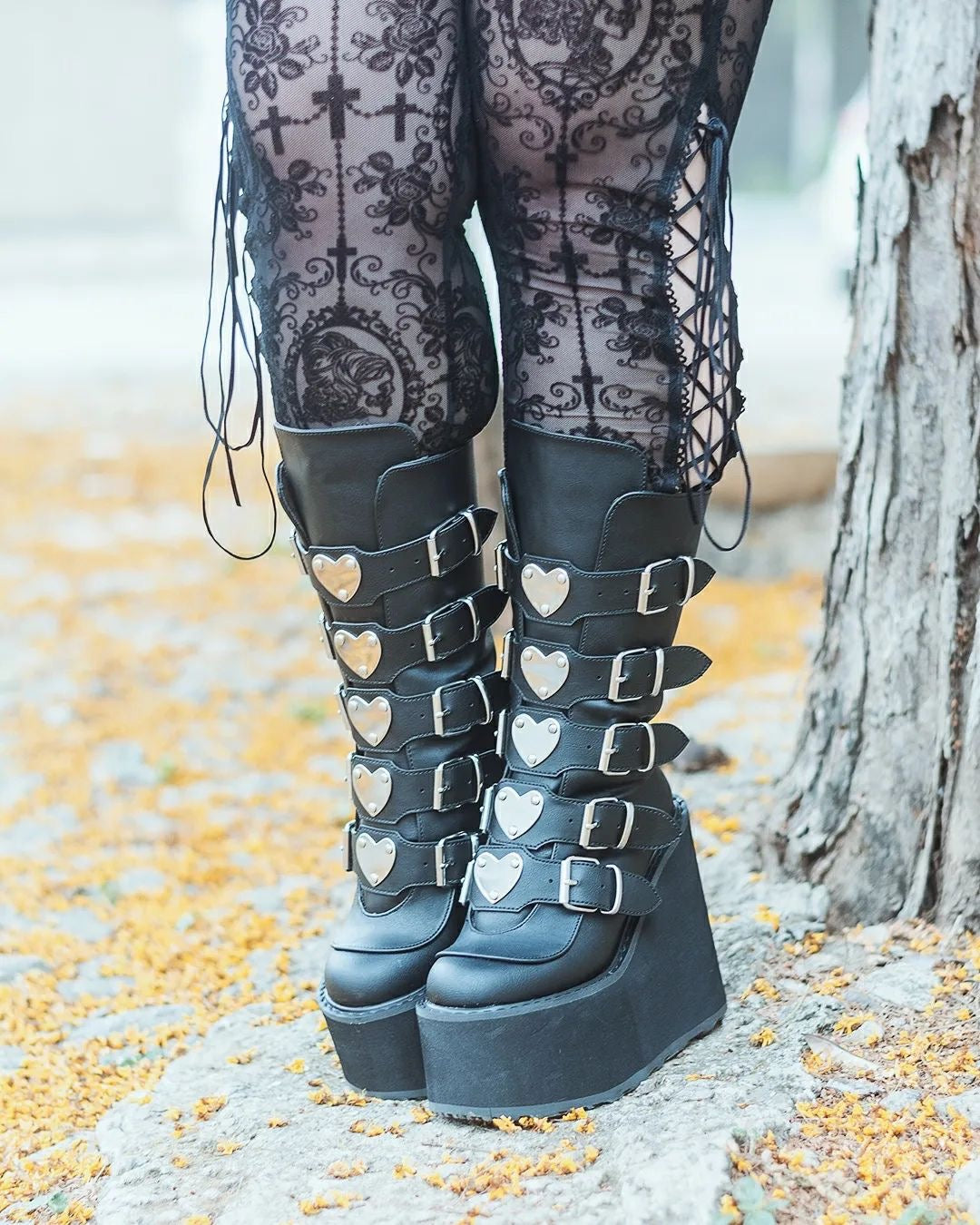 Gothic Heart Boots – Apollo Outwear